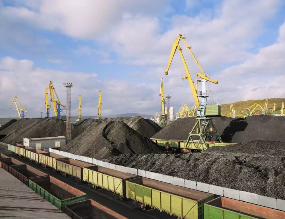 Русия е намерила купувачи за всички отказани от ЕС въглища, но продава с 10 пъти по-голяма отстъпка
