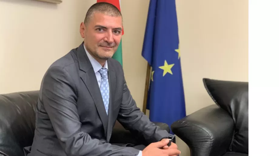 Служебният кабинет смени и ръководителя на пътната агенция