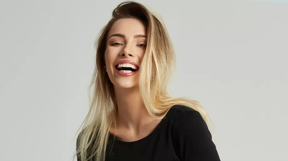 Виц за днес: Каубой влиза в женски бар