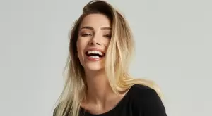 Женски виц за 28 февруари 2024: Тодорка се провикнала от четвъртия към третия етаж