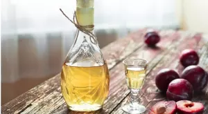 Как да си приготвим греяна ракия - лек за много болести