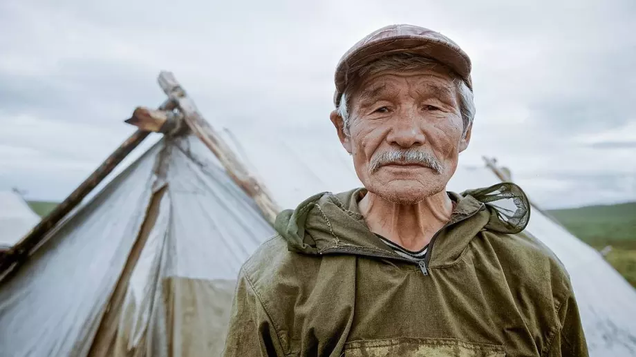 Виц на деня: Чукча се връща от екскурзия в Африка