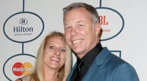 Фронтменът на Metallica се развежда след 25-годишен брак 