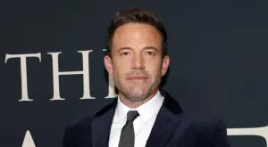 Майката на Бен Афлек е откарана в болница