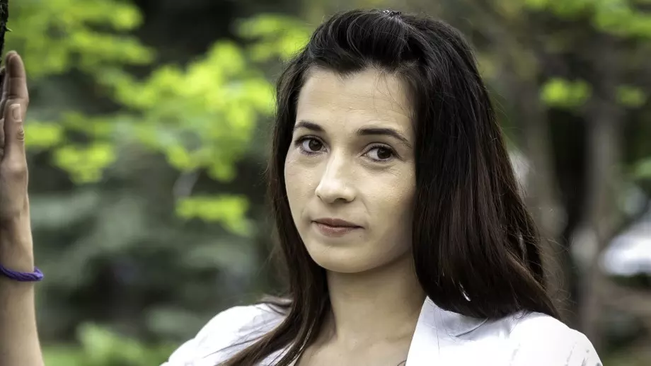 Веселка от "Фермата" ще се омъжва (СНИМКА)