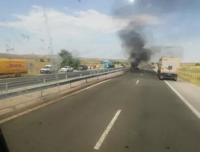 Спукана гума е вероятната причина за катастрофата и пожара на автомобила на АМ 