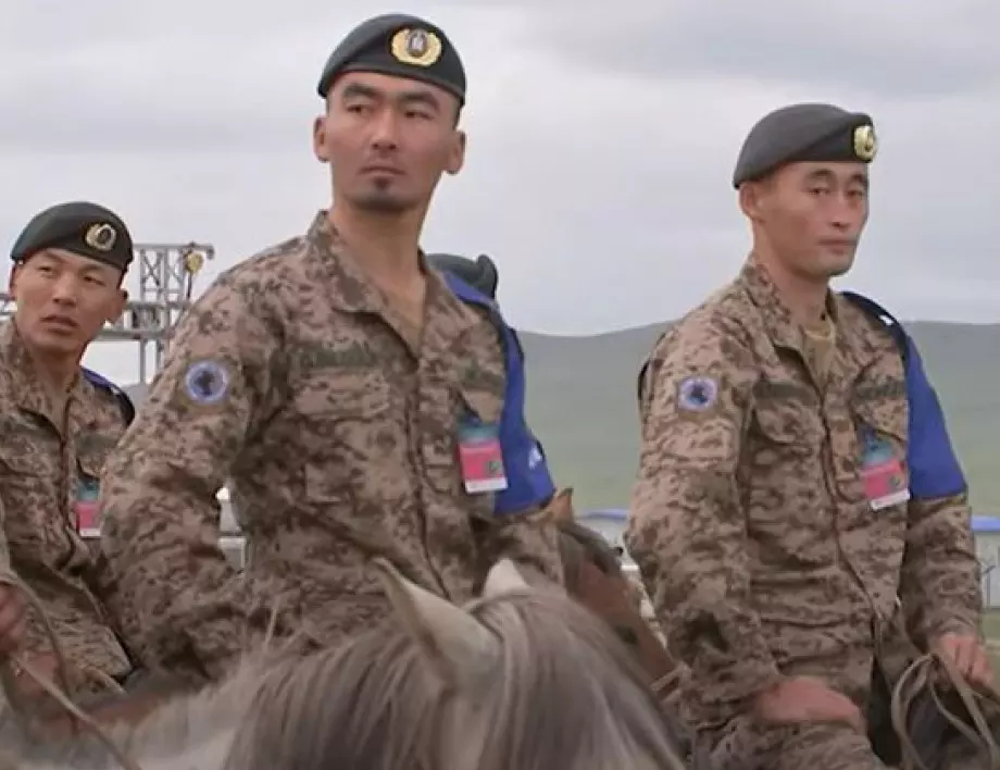 Русия: Втората армия в света ще участва на конния маратон в Монголия (ВИДЕО)