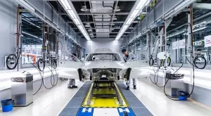 Mercedes блокира достъпа на руските дилъри до своя софтуер 