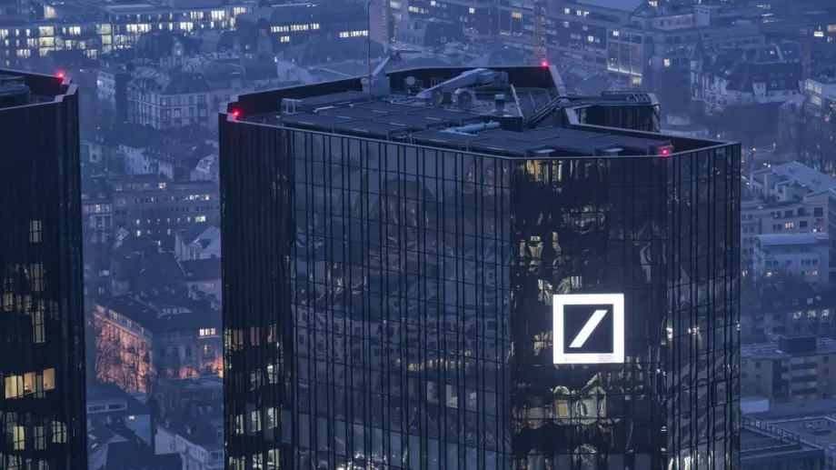 Deutsche Bank смята да закрие руските си технологични центрове