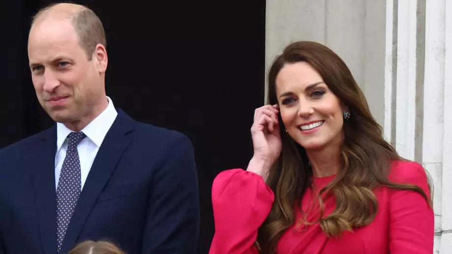 Хитър трик, с който Кейт Мидълтън изглежда перфектно на снимки (ВИДЕО)