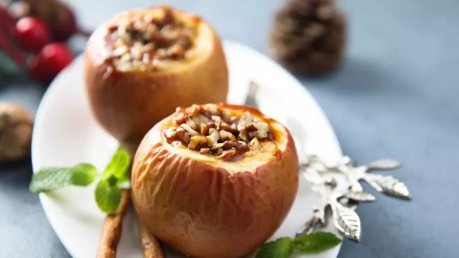 Печени ябълки в еър фрайър