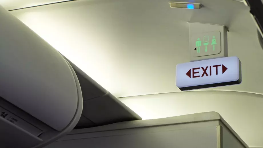 Стюардеса разкри ужасяващи неща за тоалетните в самолетите