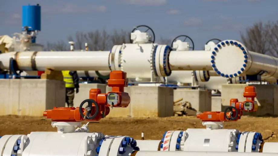Румъния купува 1 милиард куб. метра азерски газ, ще го получи през България