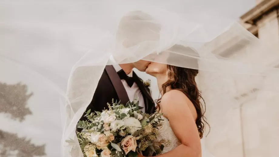 Виц за 9 март 2023: Тате, ще се женя