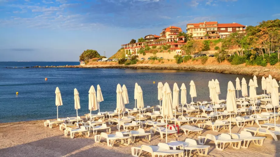 Недостиг на кадри: По Черноморието ще наемат работници от Узбекистан и Киргизстан