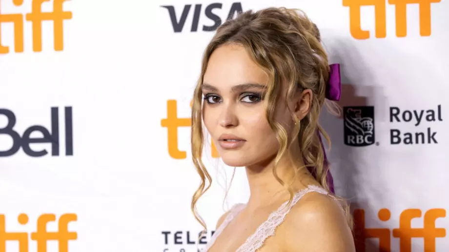 Дъщерята на Джони Деп пусна нов тийзър на сериала с нейно участие (ВИДЕО)