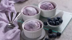 Домашен сладолед с боровинки