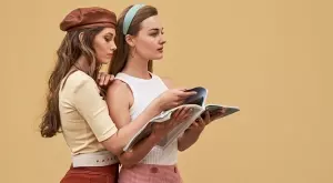 Лято 2023: 4 модни съвета за ниски момичета