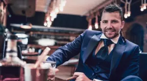 Виц на деня: Софиянец тарикат сяда в кръчма в Перник