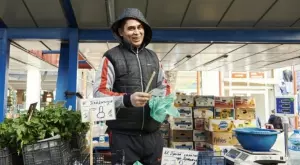 Виц на деня: Циганин обрал джанки и отишъл да ги продава на пазара