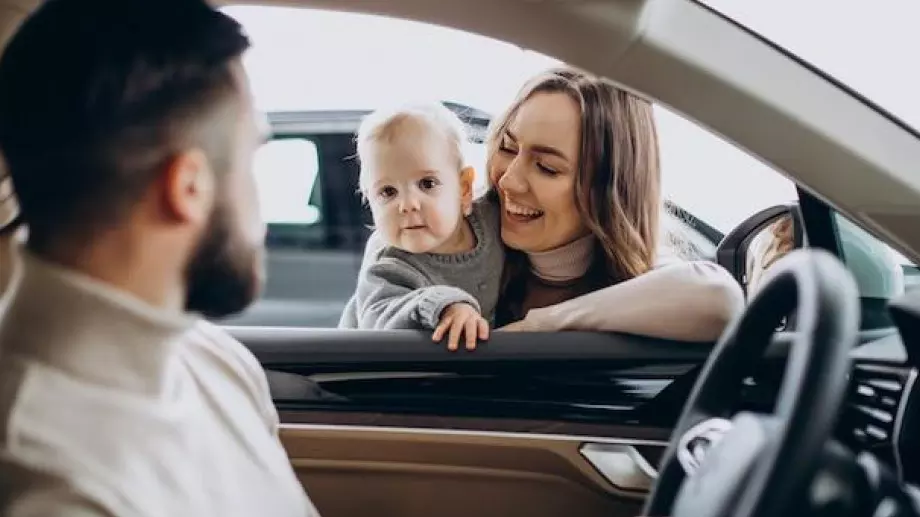 Изгодно ли е да наемем кола под наем за семейна почивка?