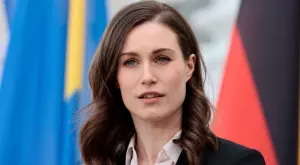 Сана Марин през сълзи: И политиците имаме право да се забавляваме (ВИДЕО)