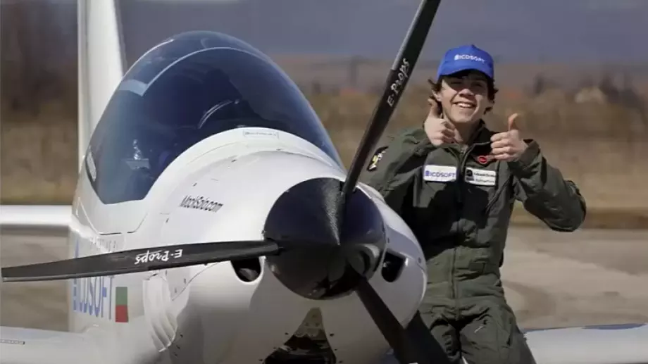 Тийнейджър стана най-младият човек, обиколил света сам 