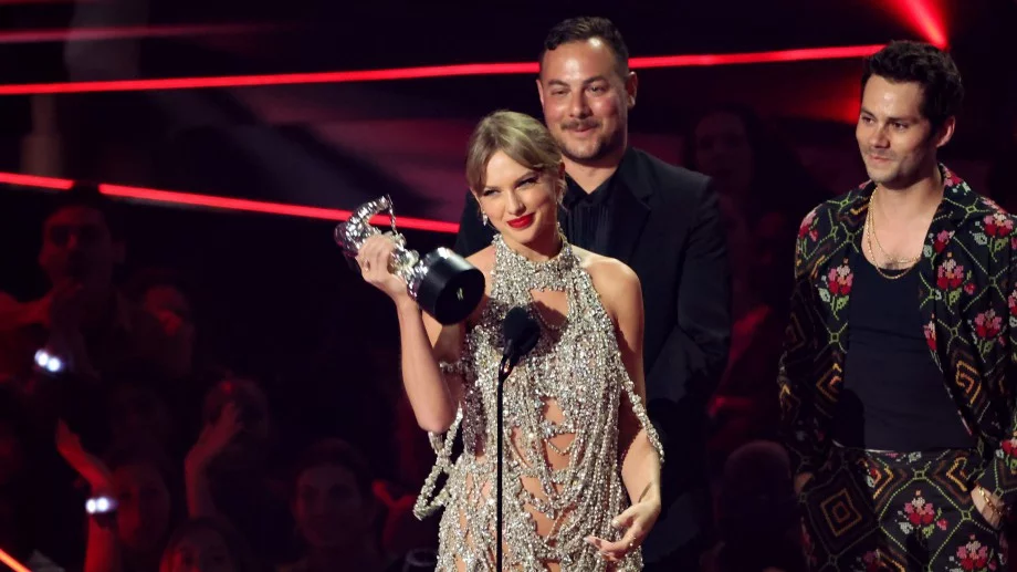  Тейлър Суифт триумфира на видео наградите на MTV (ВИДЕО)