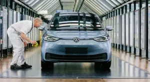 Volkswagen вдигна заплатите в Германия, но инфлацията ги изяжда