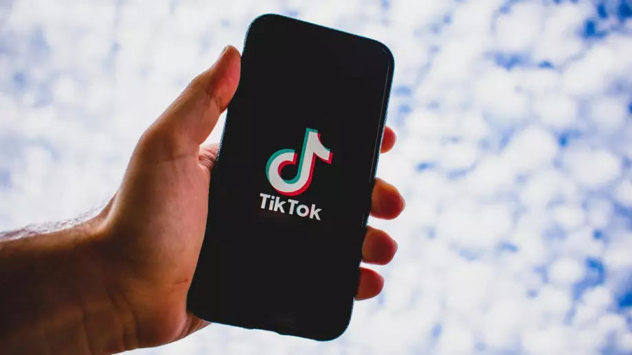 Гръцкият премиер забрани TikTok на министрите си