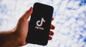 Непал забранява TikTok заради вредното влияние върху обществото