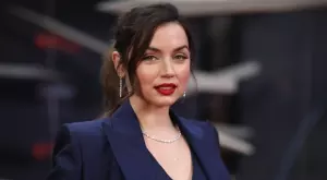 Ана де Армас: Не е лесно да станеш най-известната жена в света (СНИМКИ)