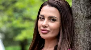 Няма да я познаете! Вижте Симона от "Фермата" преди корекциите