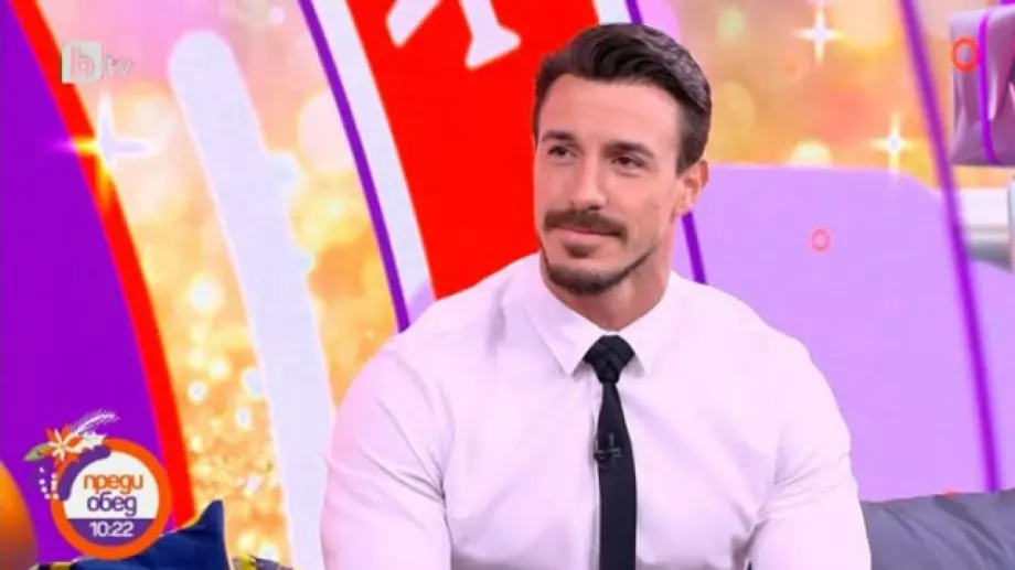 Виктор Стоянов се издаде за нов автомобил и се оплака от столична институция (ВИДЕО)