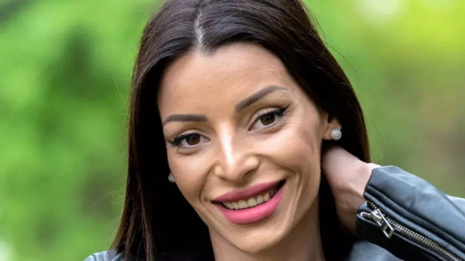 Феновете са бесни на Аксения от 