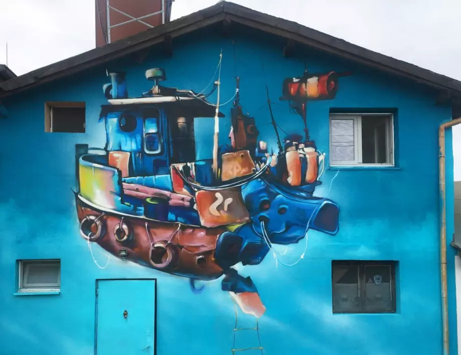 Ченгене скеле в Бургас става все по-цветно и интересно