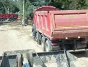 Тежка техника продължава разчистването на наносите в Каравелово 