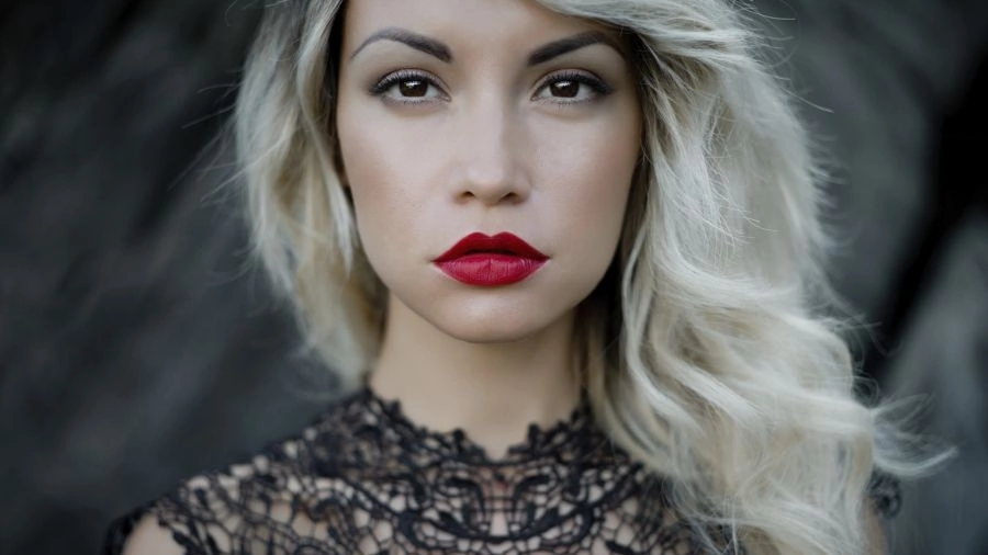 Виц на деня: Мъж се приближава към хубаво момиче в супермаркет