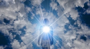 Виц на деня: Умряла жена и се срещнала със свети Петър