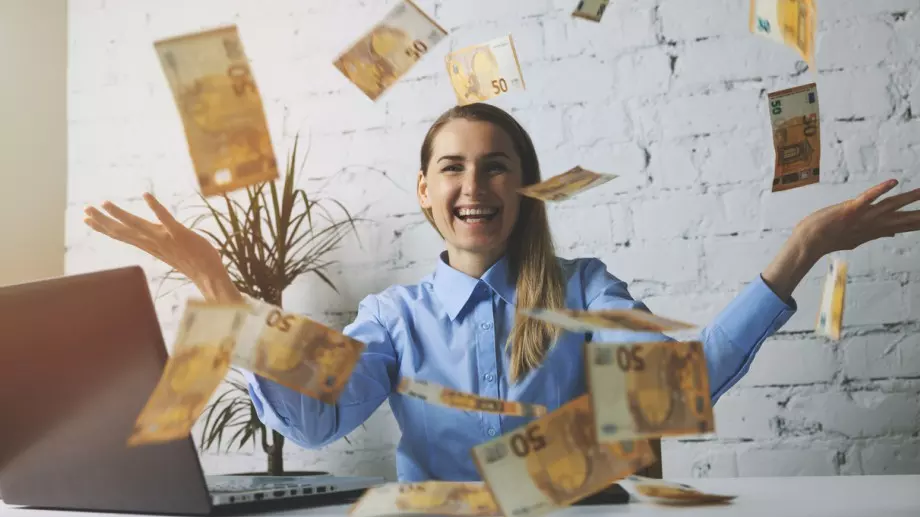 Зодиите, които ще се къпят в пари през 2023 година