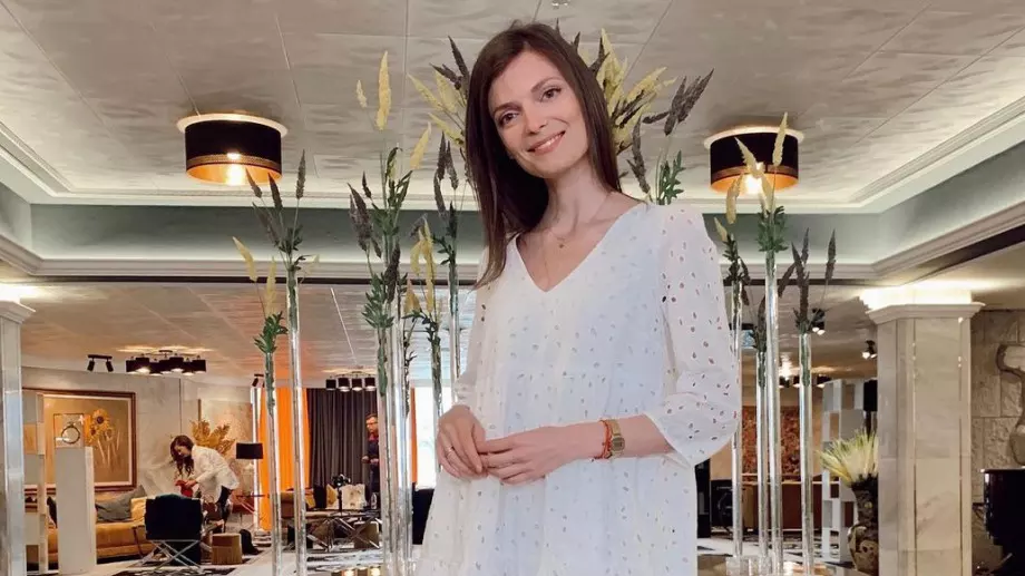 Водещата Нора Шопова е бременна (СНИМКИ)