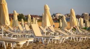 Министерството на туризма: Туристите имат право на избор при ползване на чадър и шезлонг в комплект 