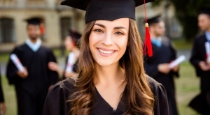 Виц на деня: Майка се обажда на дъщеря си студентка