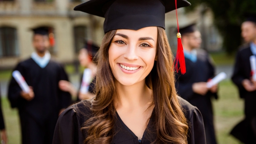 Виц на деня: Майка се обажда на дъщеря си студентка