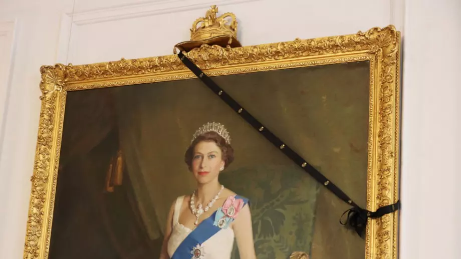 Как звездите отдадоха почит на покойната Елизабет Втора