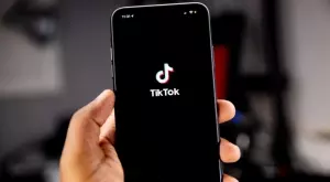 И Европейският парламент забрани на служителите си използват TikTok