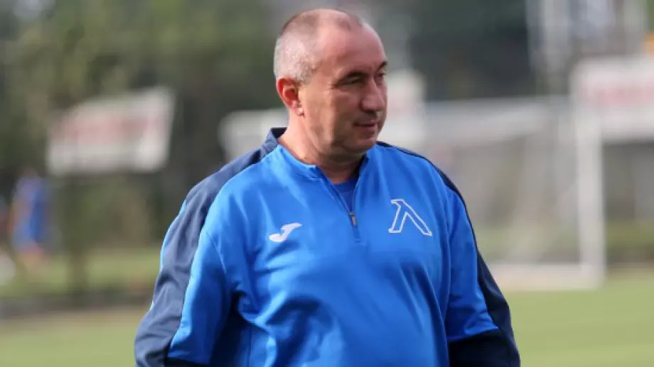 Опциите пред Станимир Стоилов се увеличават - двама са готови да играят срещу Ботев Пловдив