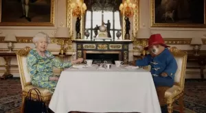 Любимото мече Падингтън ще оживее в пиeса в Лондон