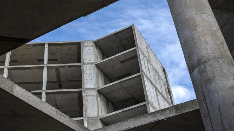 Вечерен виц: Петърчо, защо падна строителят?