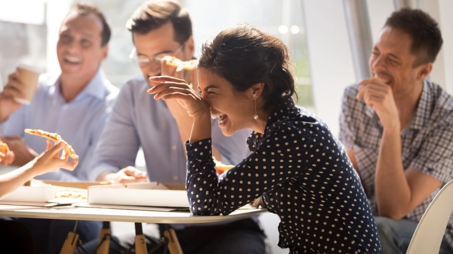 Виц на деня: Иванчо се прибира от училище